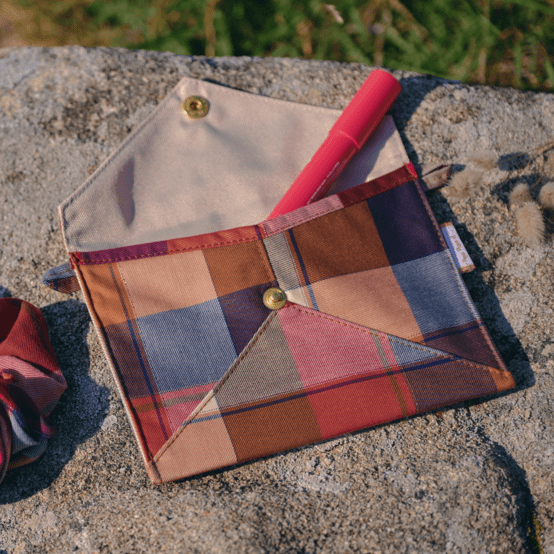 Pochette enveloppe moyenne tartan lurex rubis