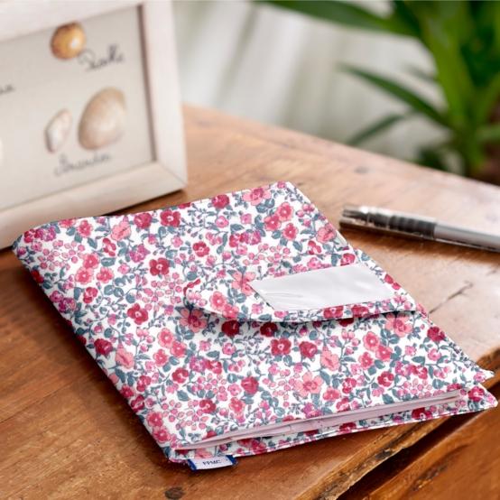 Protège carnet de santé rose grenadine
