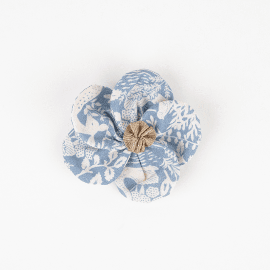 Petite Barrette Pétales de Fleur toile de biche