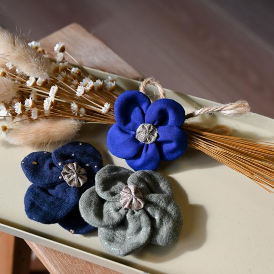 Mini Barrette Pétales de Fleur bleu navy