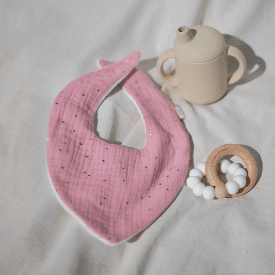 Bavoir bandana gaze pois or rose thé