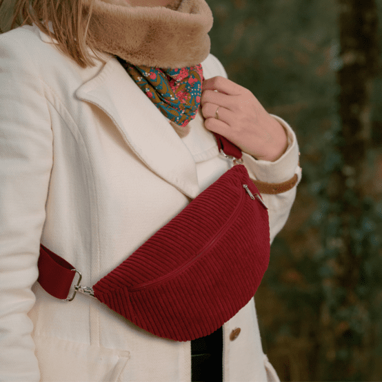 Petit sac banane velours côtelé large grenat