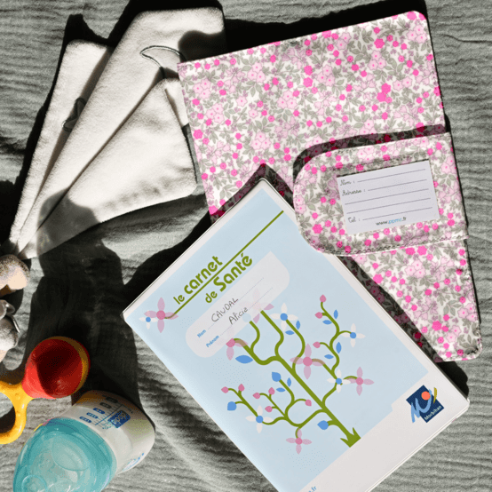 Protège carnet de santé serenade fluo