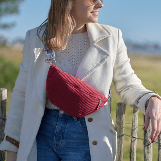 Petit sac banane velours côtelé large grenat