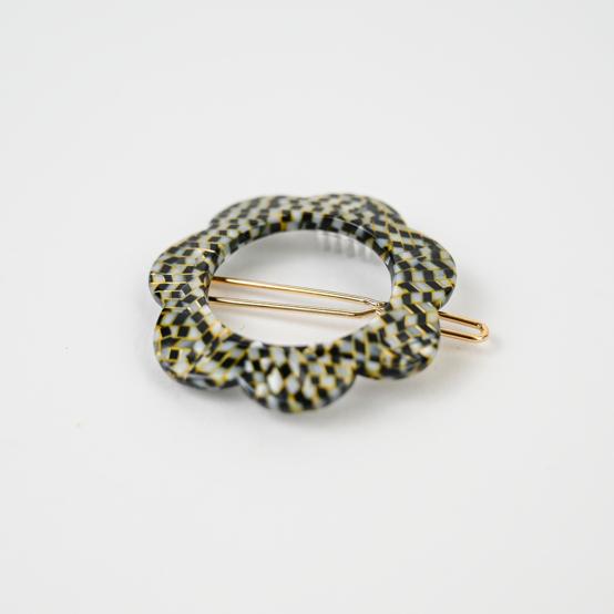 Barrette fleur petite damier noir or