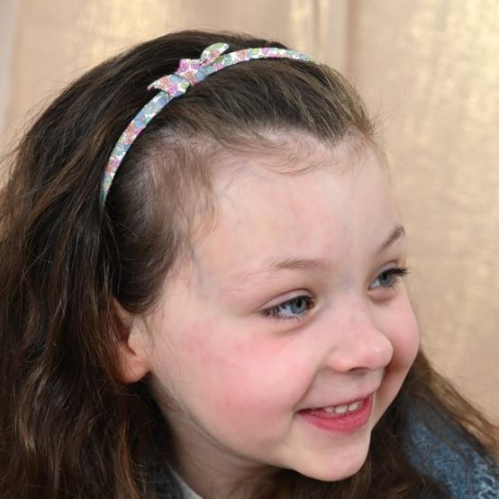 Serre-tête fin pastel fleuri