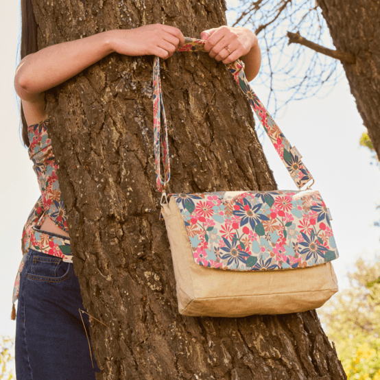 Rabat besace carré grand cerise en fleur