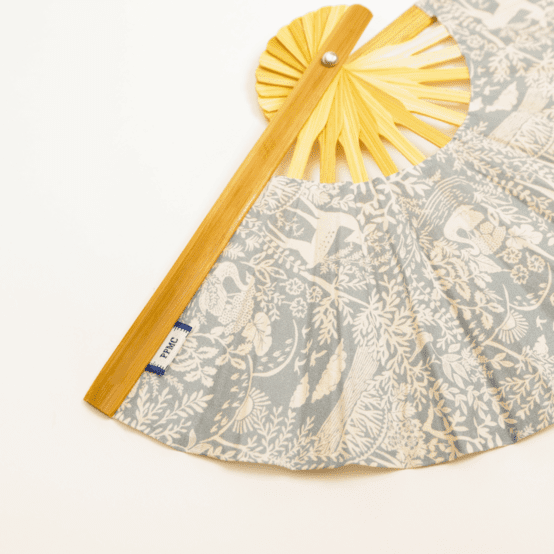 Eventail toile de biche