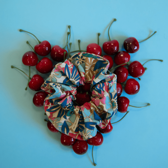 Chouchou cerise en fleur