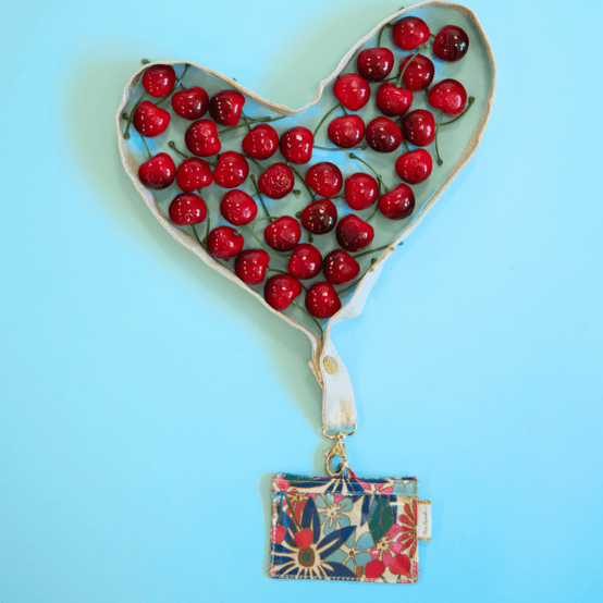 Porte-clés collier cerise en fleur