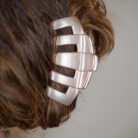 Grande pince arrondie beige glossy