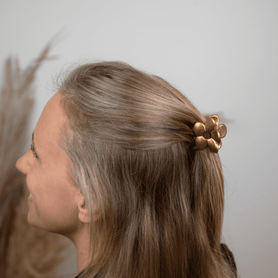 Petite pince fleur or laqué