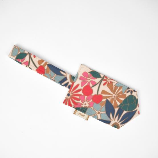 Etiquette bagage cerise en fleur