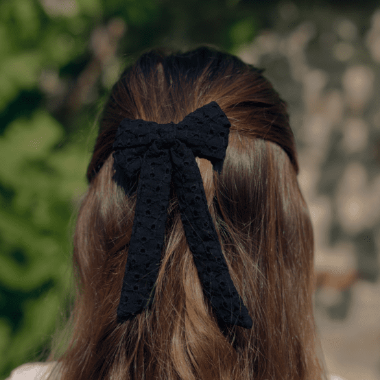 Barrette noeud ruban moyenne broderie anglaise noire