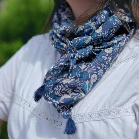 Foulard pompon parade royale