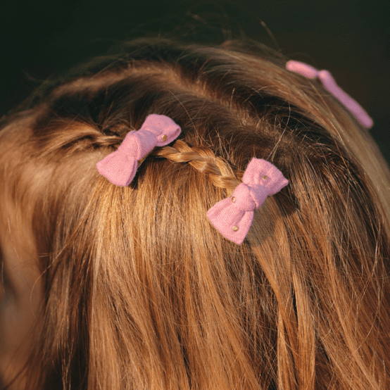 Barrettes clic-clac petits noeuds gaze pois or rose thé