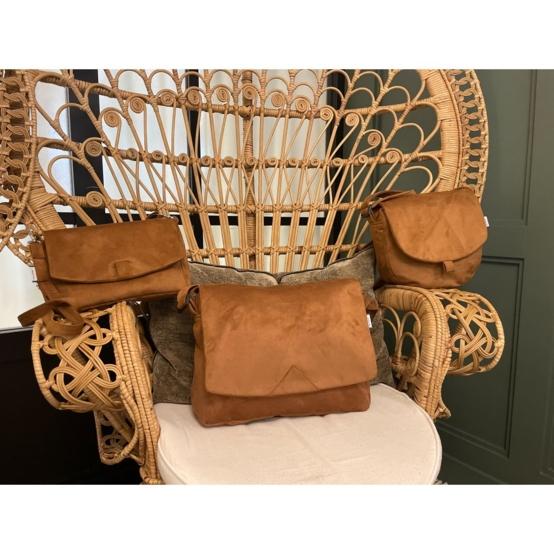 Rabat besace carré grand suédine fauve