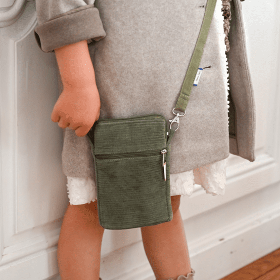 Pochette téléphone matelassée velours côtelé kaki