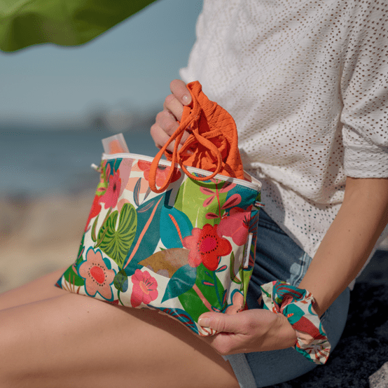 Trousse de toilette fleurs des iles