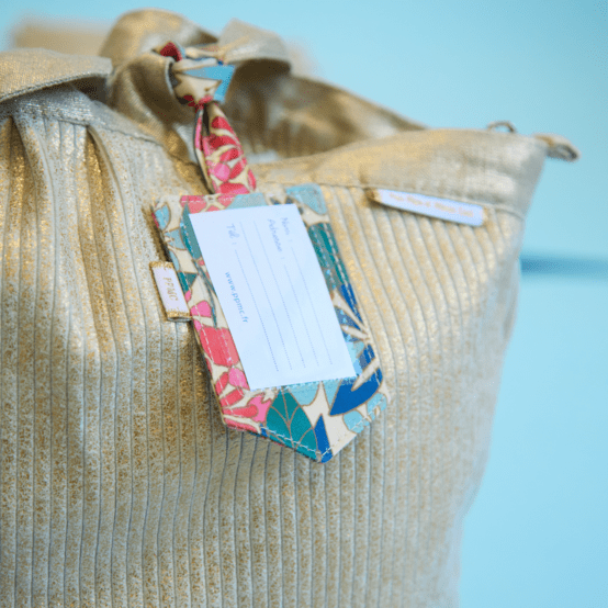 Etiquette bagage cerise en fleur