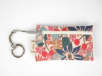 Pochette porte-clés cerise en fleur