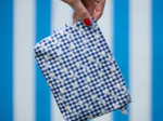 Mini pochette tissu vichy brodé marine