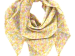 Foulard pompon mimosa jaune rose