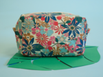Trousse de toilette rectangle cerise en fleur