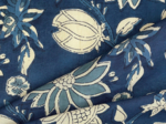 Tissu coton au mètre ex2513 indienne florale bleue jean