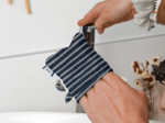 Mini-Gant Démaquillant rayé argent marine
