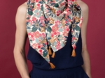 Foulard pompon cerise en fleur