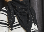 Foulard pompon gaze pois or noir