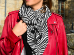 Foulard pompon zèbre