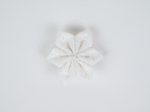 Barrette fleur étoile broderie anglaise étoiles blanches