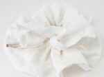 Maxi chouchou double broderie anglaise étoiles blanches