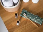 Pochette brosse à dents fleuri kaki