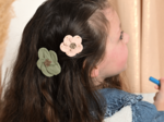 Petite Barrette Pétales de Fleur gaze pois or vert amande