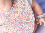 Bavoir tissu plastifié comptine enchantée rose
