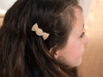 Petite barrette mini bonbon gaze pailletée camel
