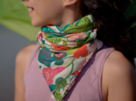 Foulard pompon fleurs des iles