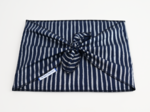 Fupochiki L (22 x 28 cm) rayé argent marine
