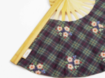 Eventail tartan fleuri