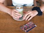 Mini pochette porte-monnaie hippie fleurie