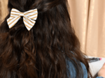 Barrette noeud papillon rayé or blanc