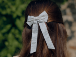 Barrette noeud ruban moyenne  blanc pailleté