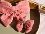 Barrette Mini Noeud Papillon gaze pois or rose blush