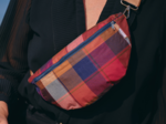 Petit sac banane tartan lurex rubis