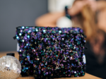 Mini pochette tissu sequins violet noir