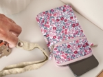 Pochette téléphone matelassée rose grenadine