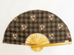 Eventail tartan fleuri